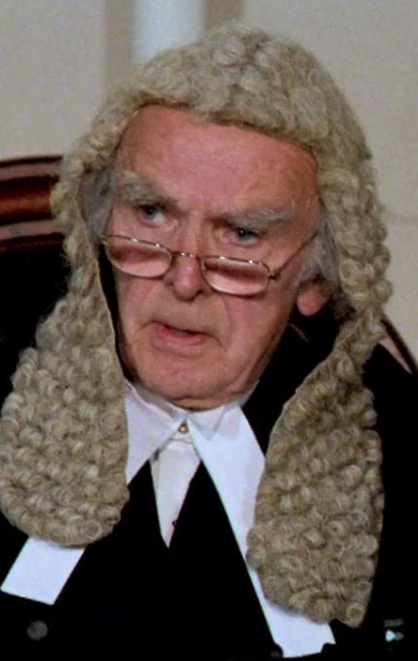 Basil Clarke – Foto