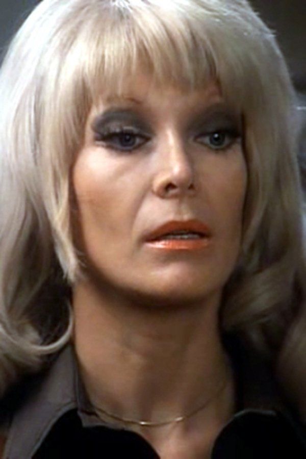 Dyanne Thorne – Foto