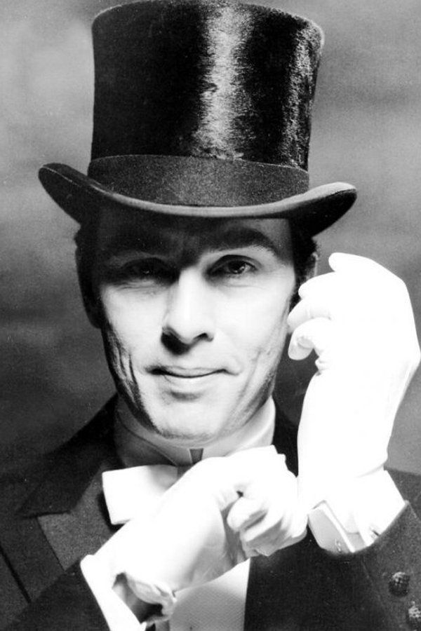 Anthony Valentine – Foto