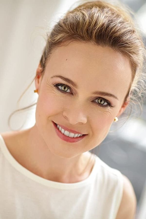 Tami Stronach – Foto