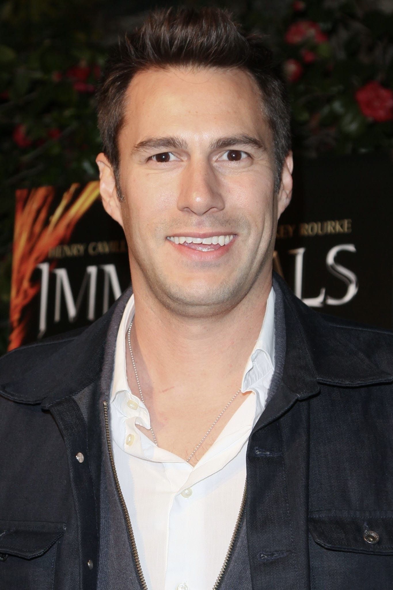 Craig J. Flores – Foto
