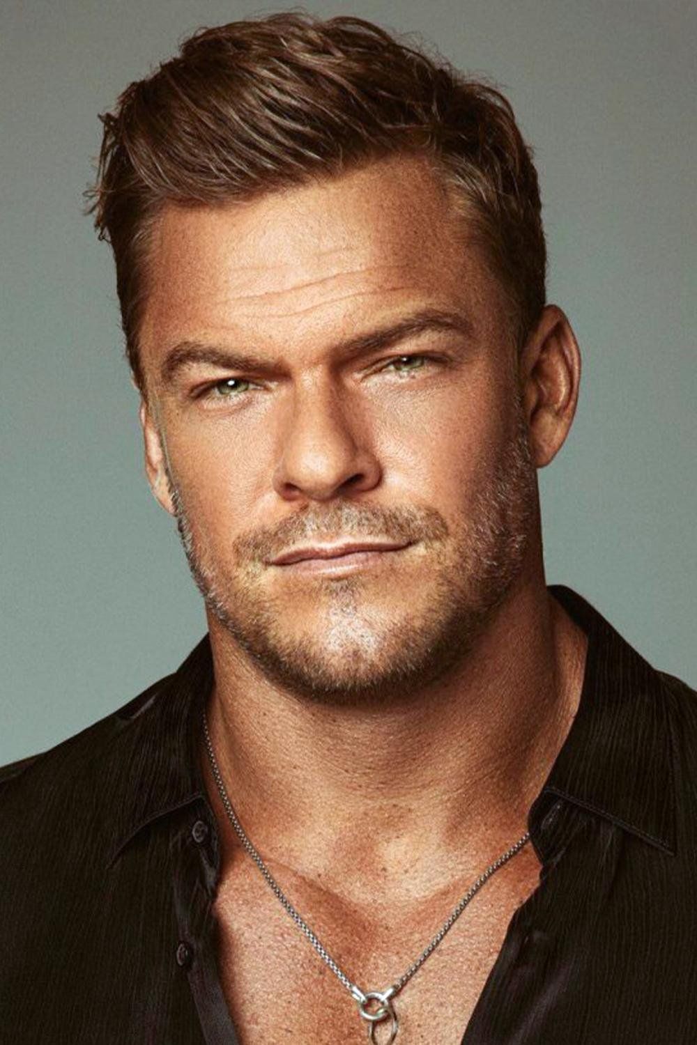 Alan Ritchson – Foto