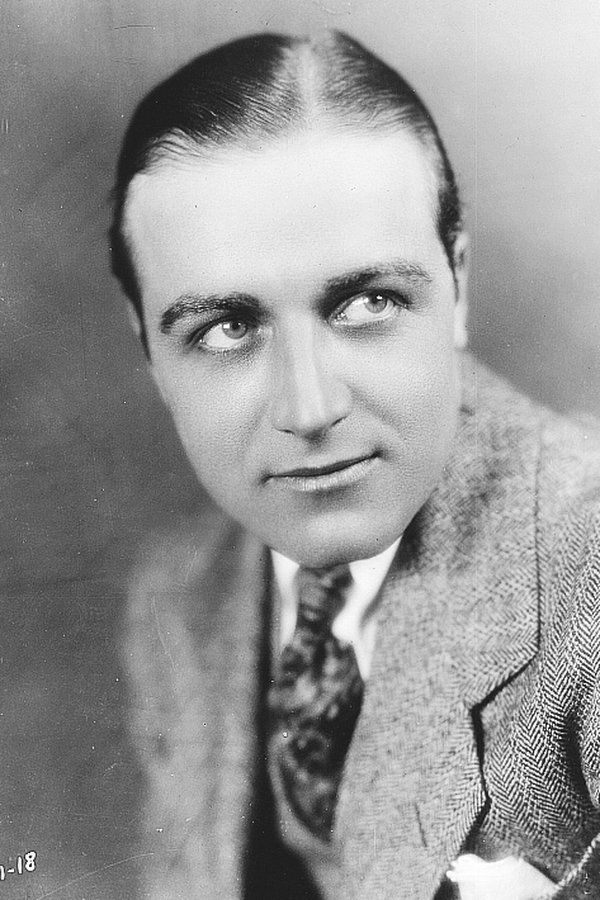 James Hall – Foto