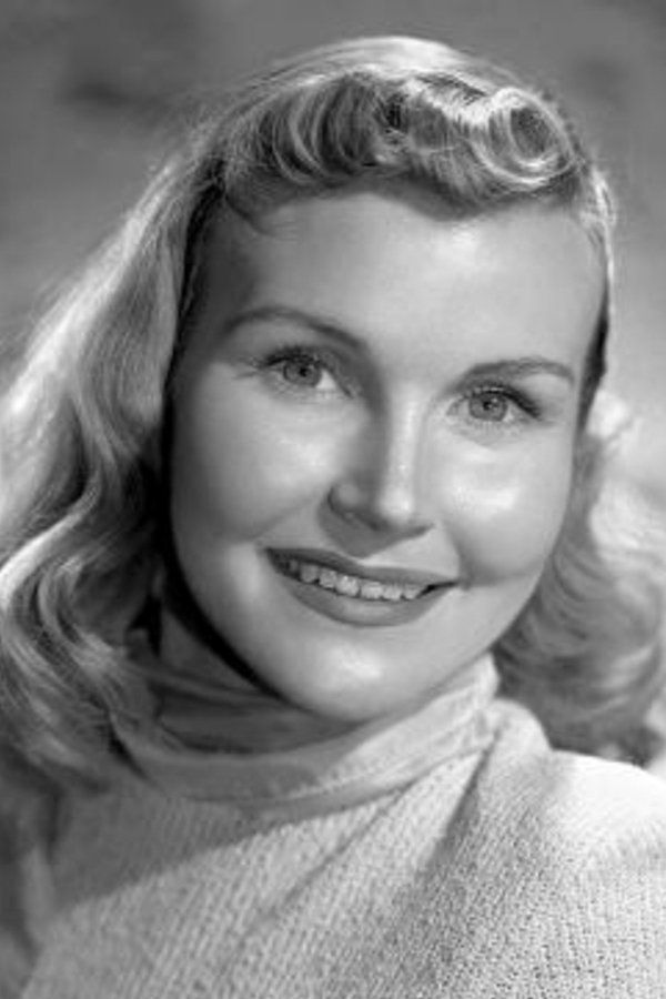 Eve McVeagh – Foto