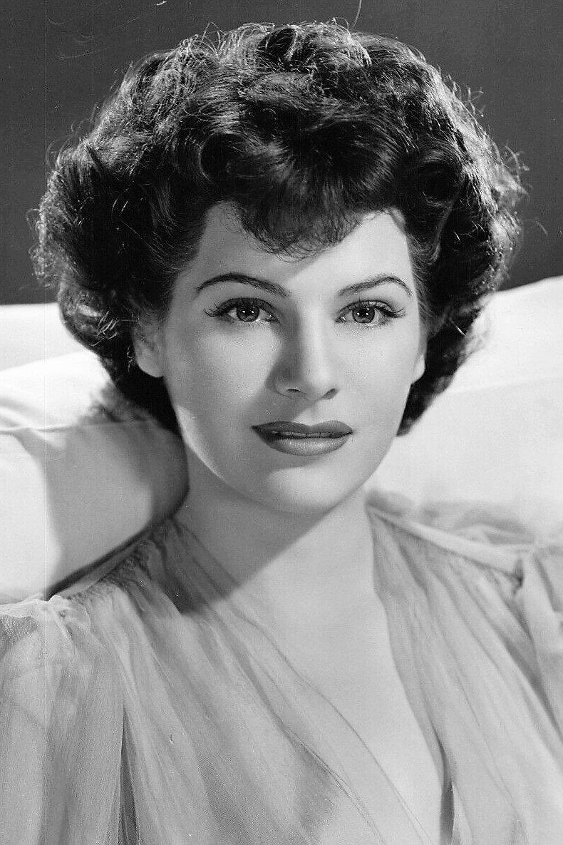 Ann Ayars – Foto