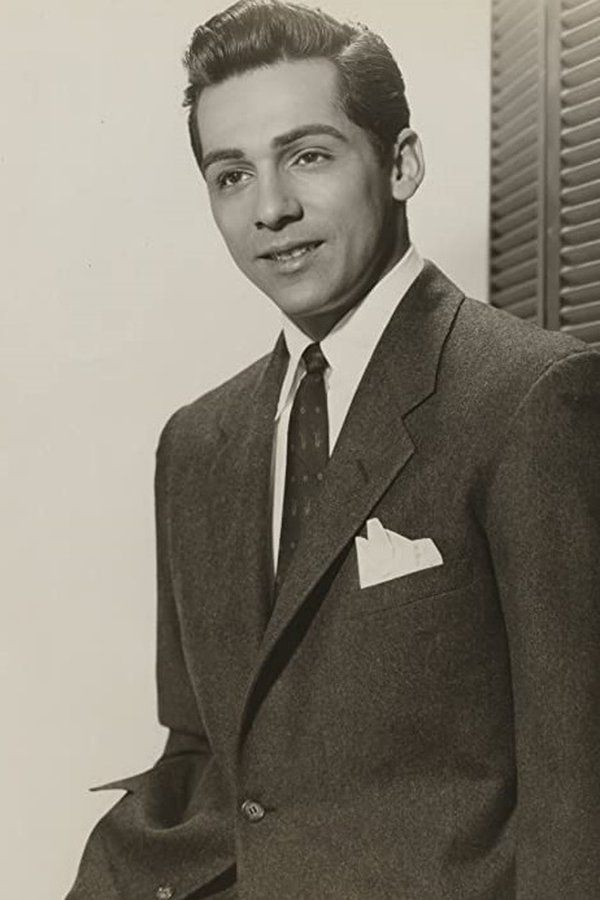 Perry Lopez – Foto