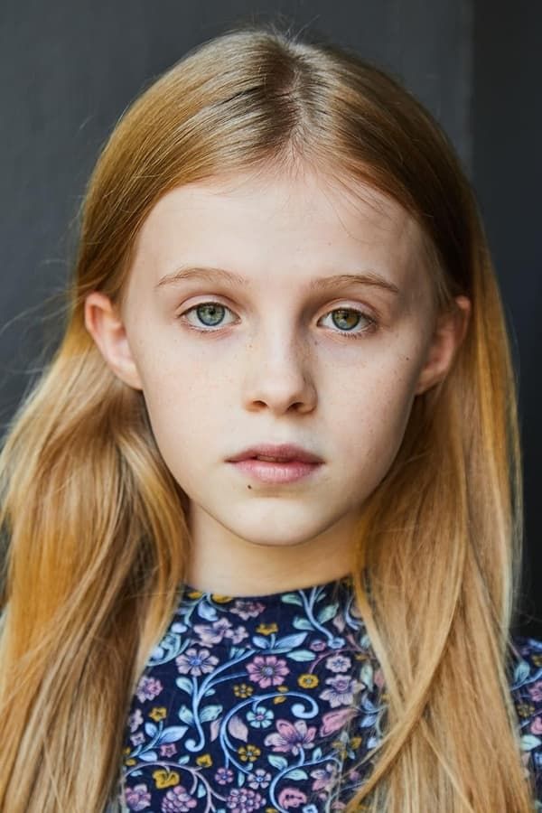 Alyla Browne – Foto