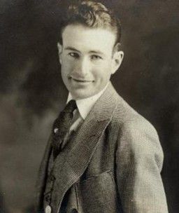 Harold Young – Foto