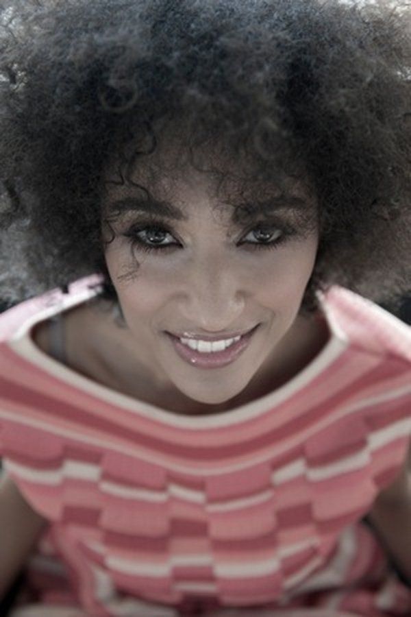 Esther Elisha – Foto
