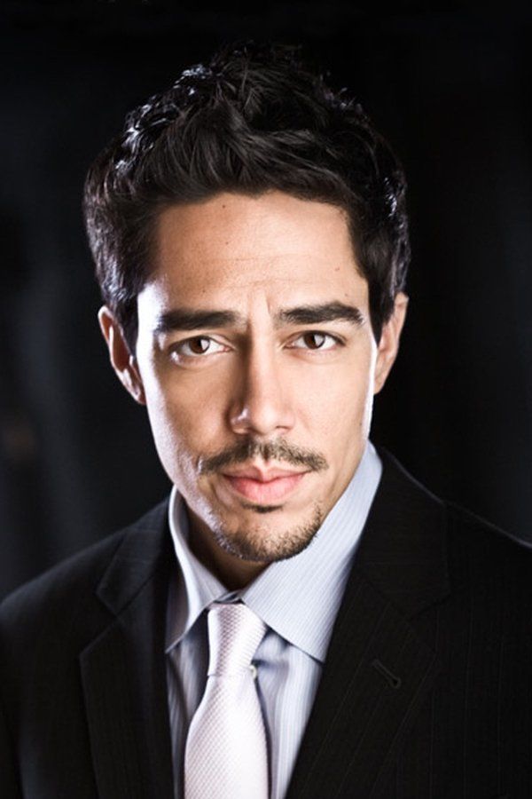 Zak Santiago – Foto
