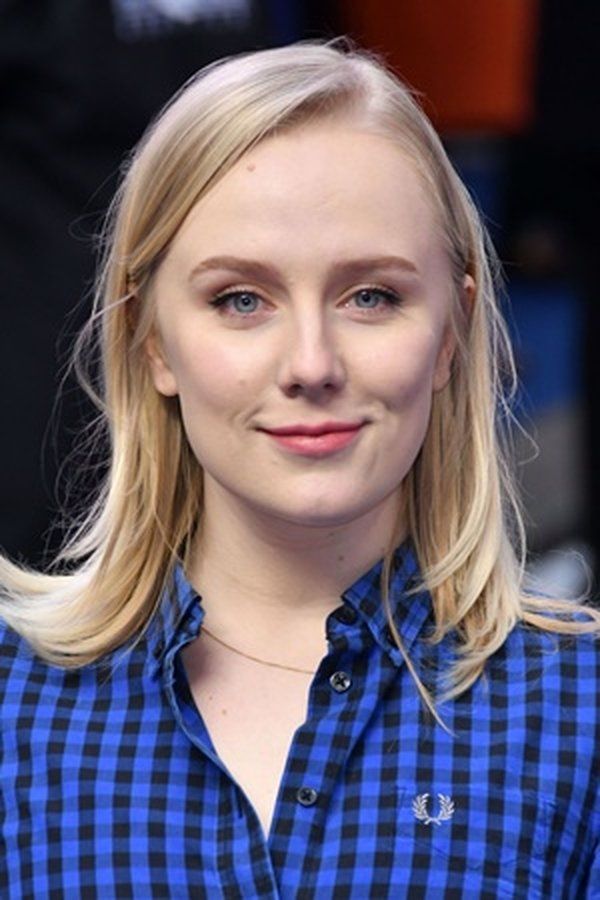 Alexa Davies – Foto