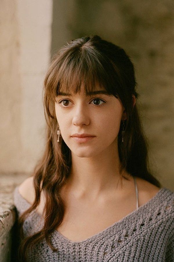 Daisy Edgar-Jones – Foto