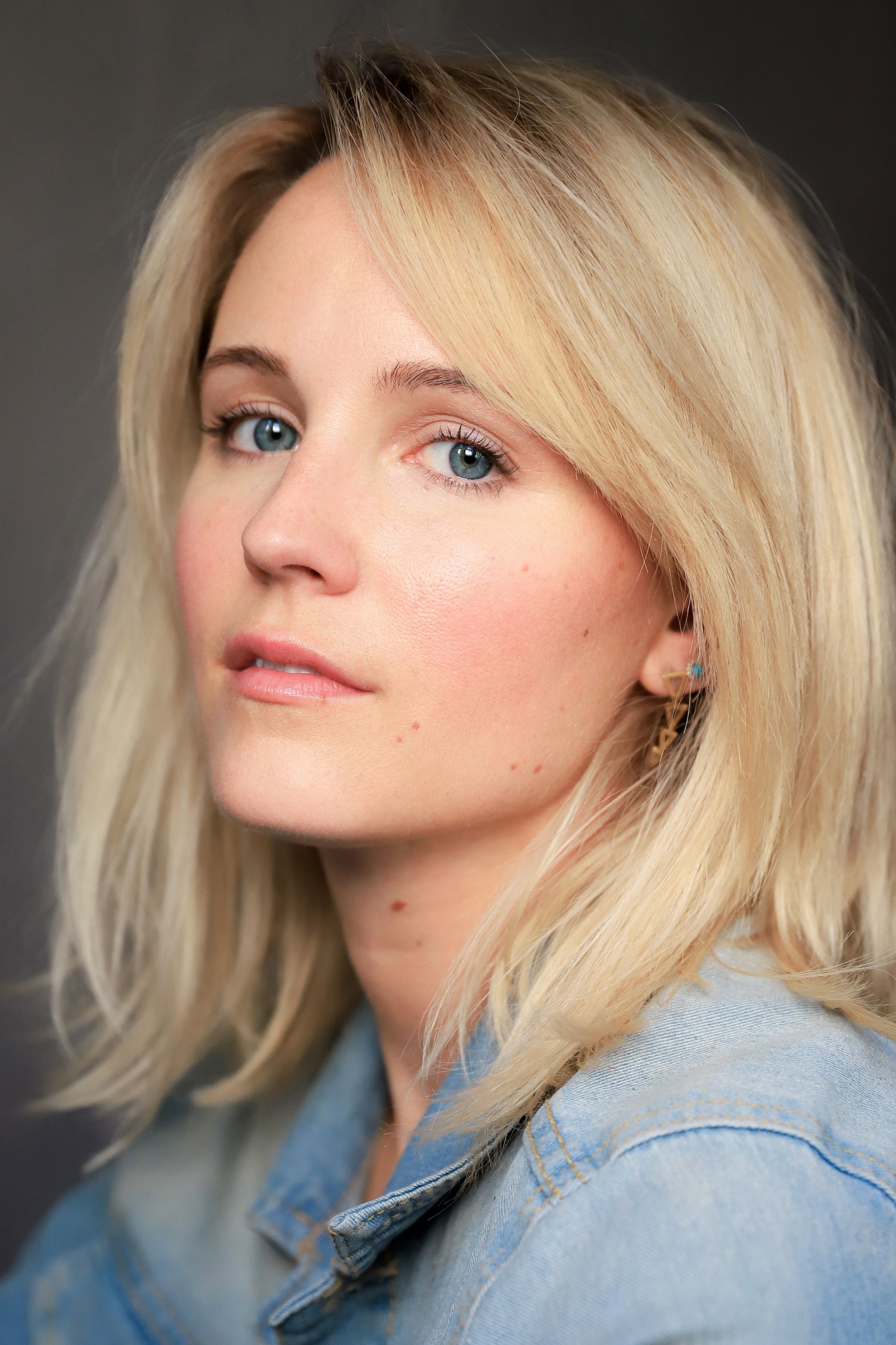 Sara Fletcher – Foto