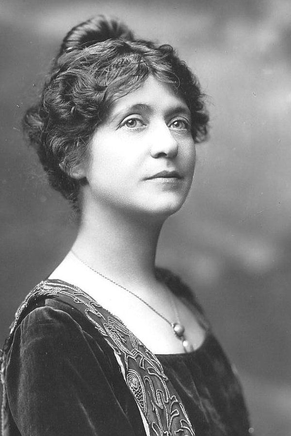 Emma Dunn – Foto