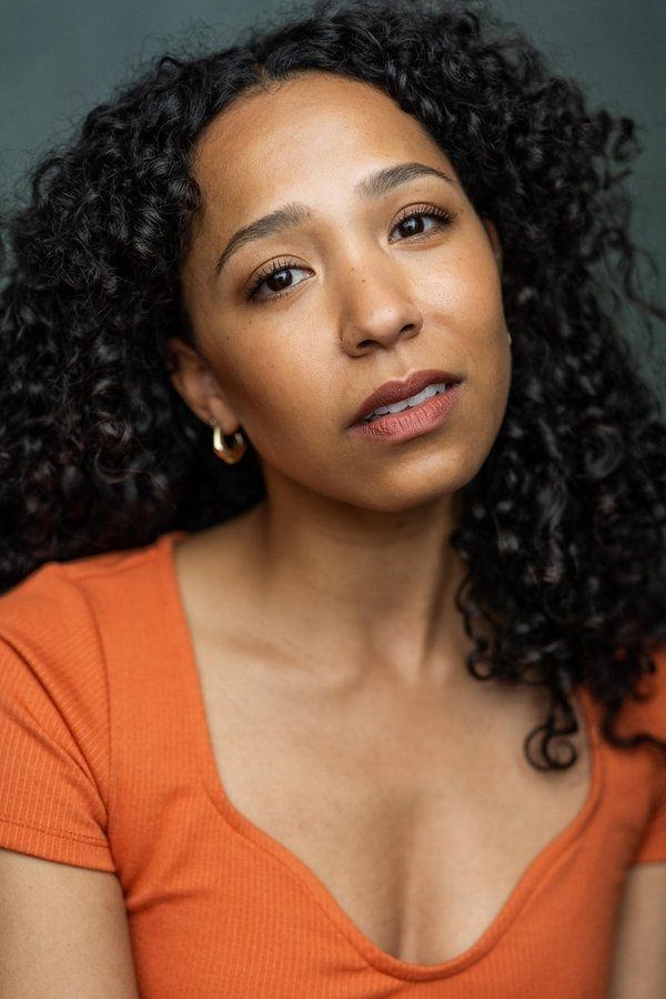 Joelle Dyson – Foto