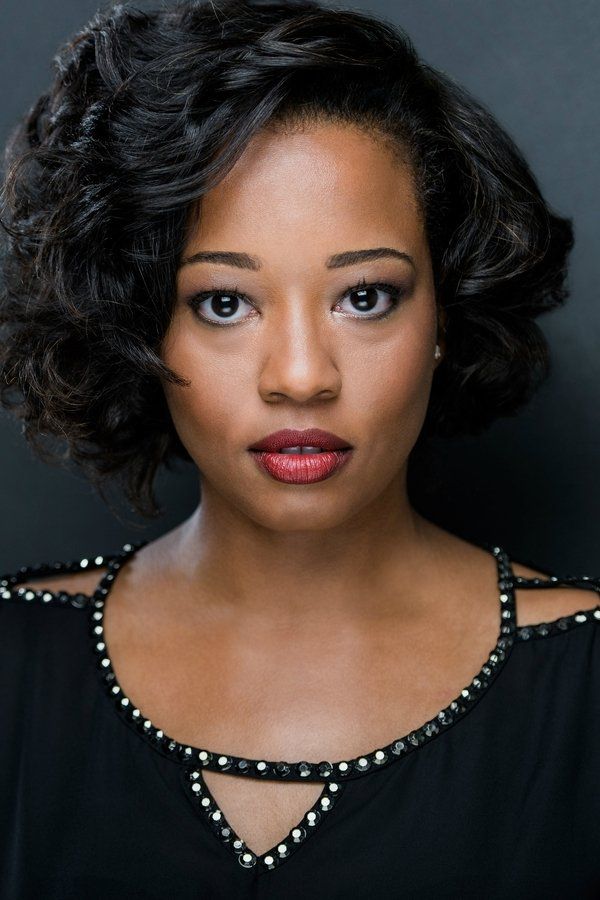 Venus DeMilo Thomas – Foto