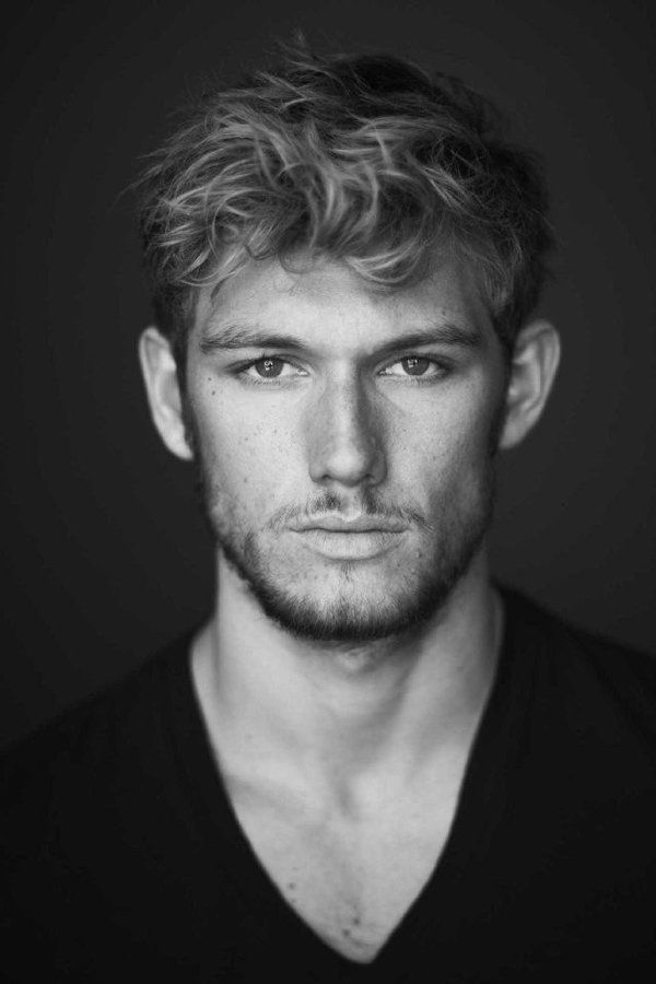 Alex Pettyfer – Foto
