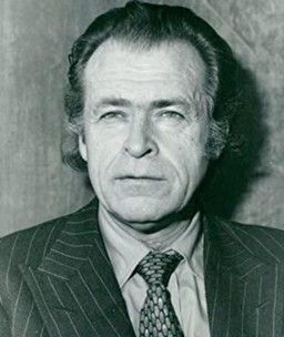 Hugh Millais – Foto