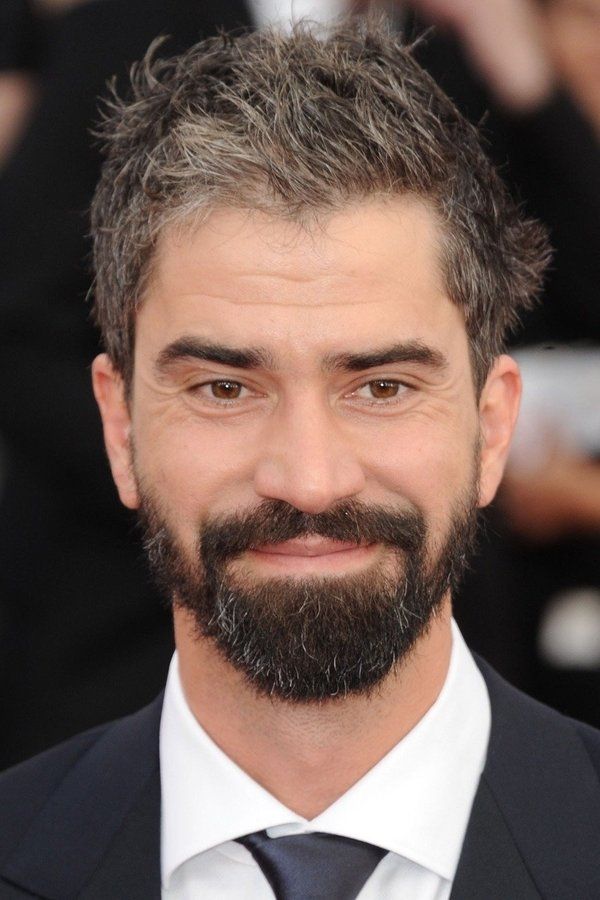 Hamish Linklater – Foto