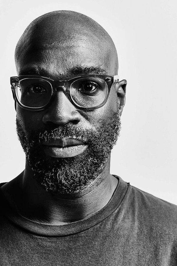 Tunde Adebimpe – Foto