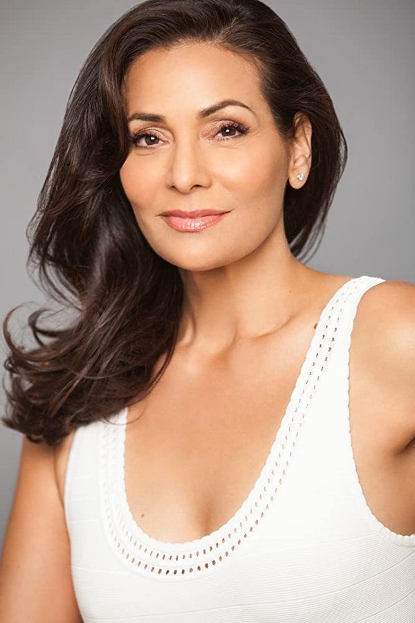 Constance Marie – Foto