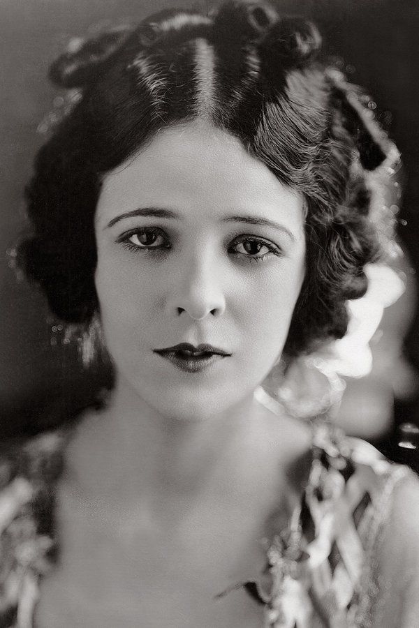 Mona Maris – Foto