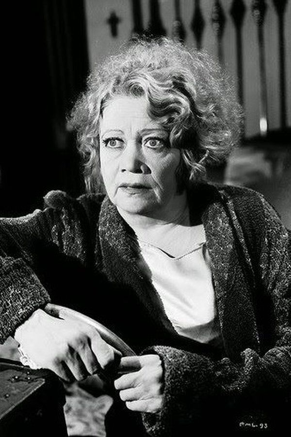Esther Howard – Foto