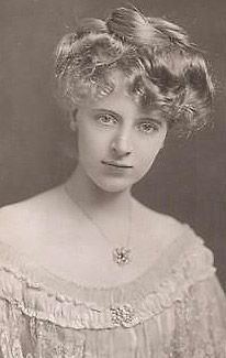 Florence Dudley – Foto