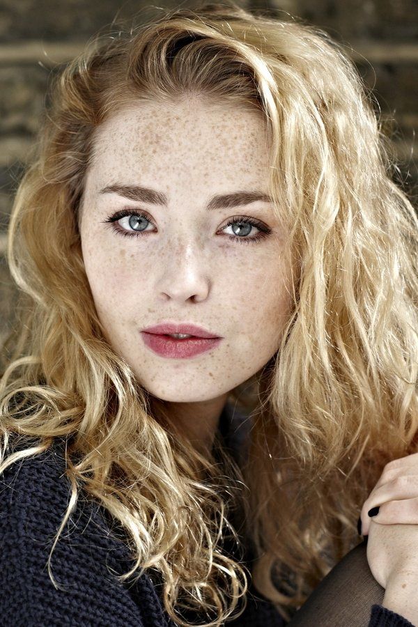 Freya Mavor – Foto