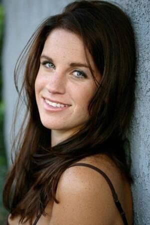 Emily Ann Lloyd – Foto