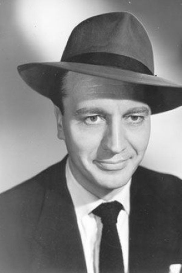 Robert Ayres – Foto