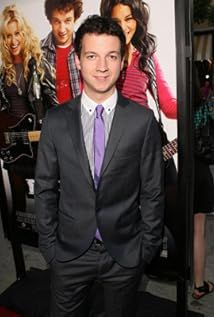 Gaelan Connell – Foto