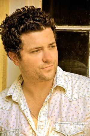 Troy Hall – Foto