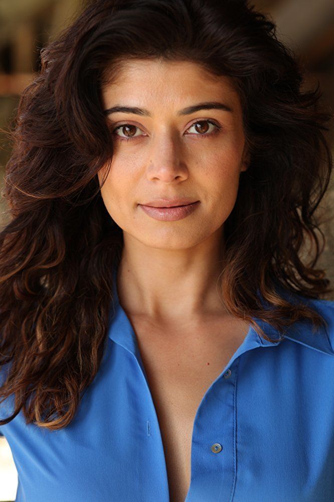 Pooja Batra – Foto