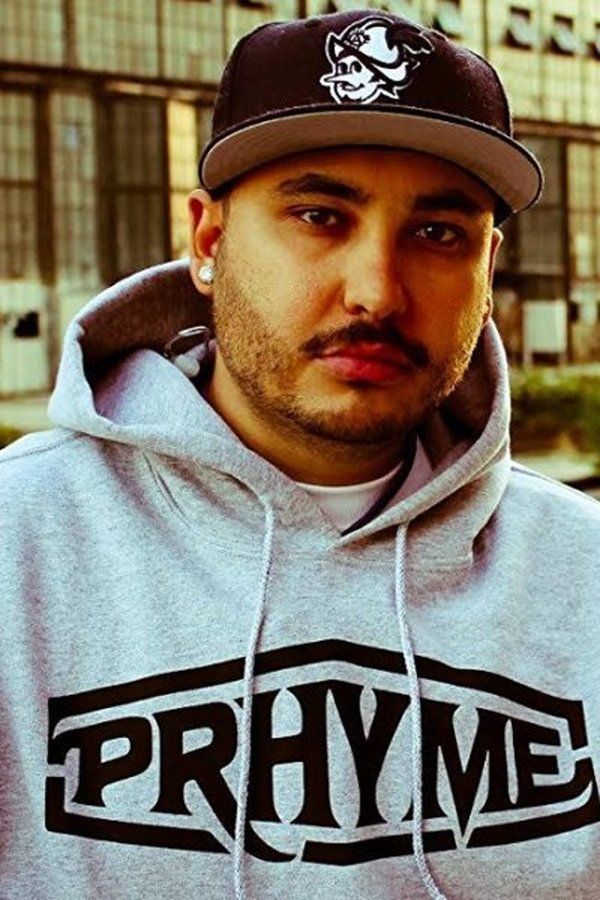 Joshua R. Aragon – Foto