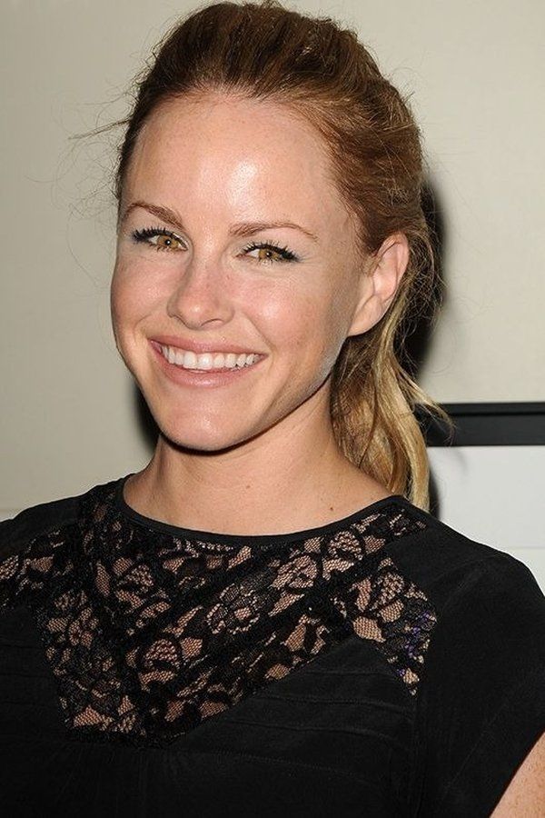 Julie Berman – Foto