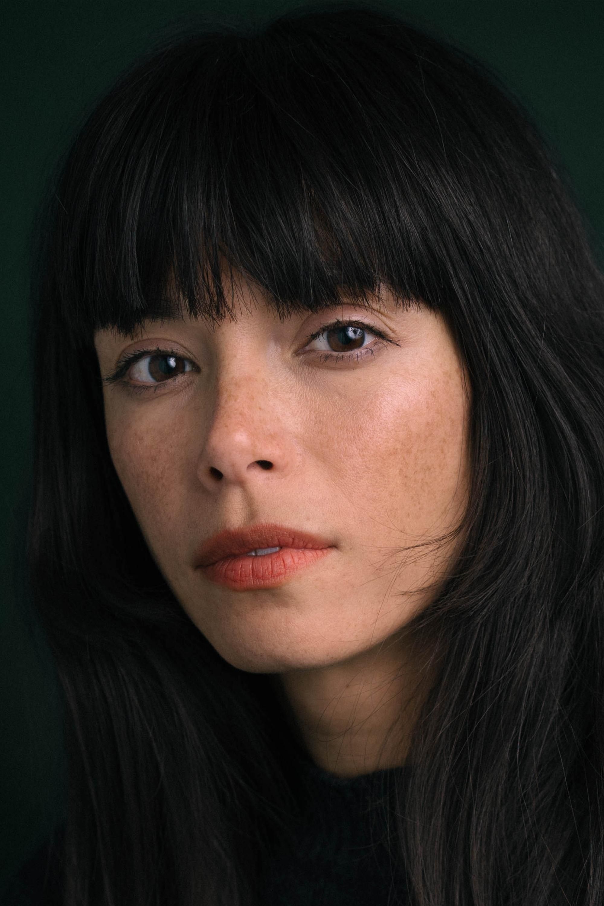 Mitzi Akaha – Foto