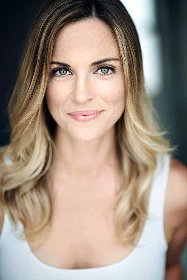 Kelly Sullivan – Foto