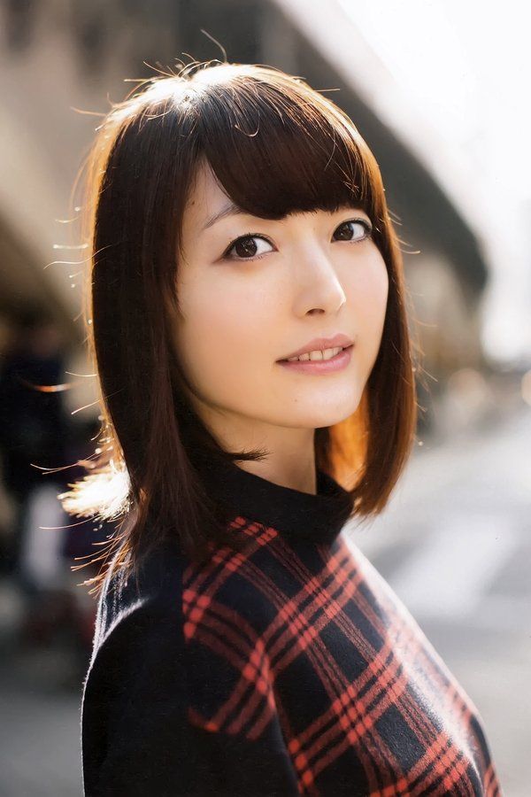Kana Hanazawa – Foto