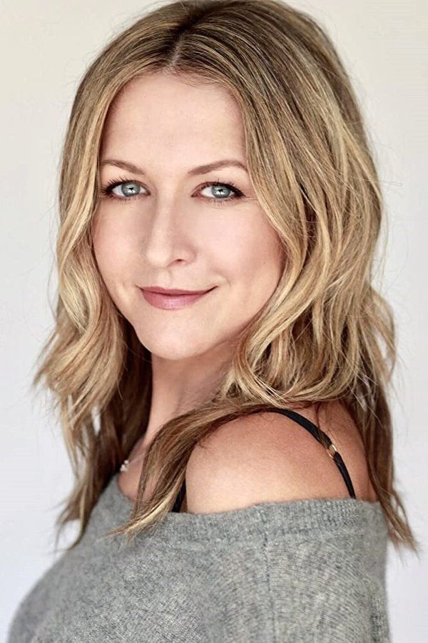 Ali Hillis – Foto